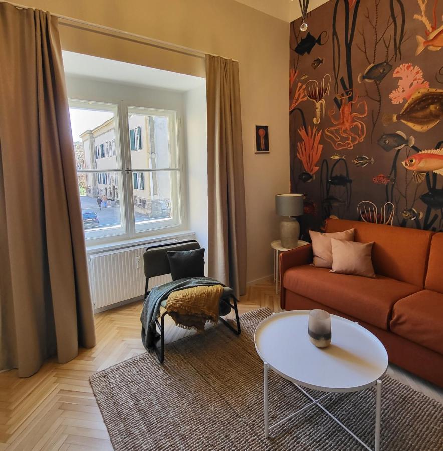Orange Flat By Grazrentals Highest Standard & Free Parking 외부 사진
